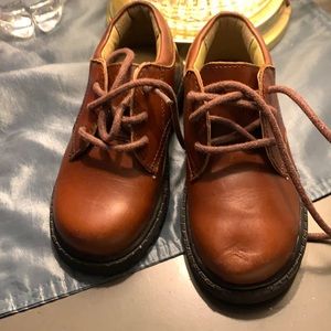 NWOT Stride Rite Brown dress shoe